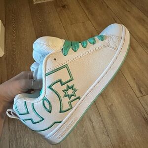 DC Kids Sneakers in White and Teal